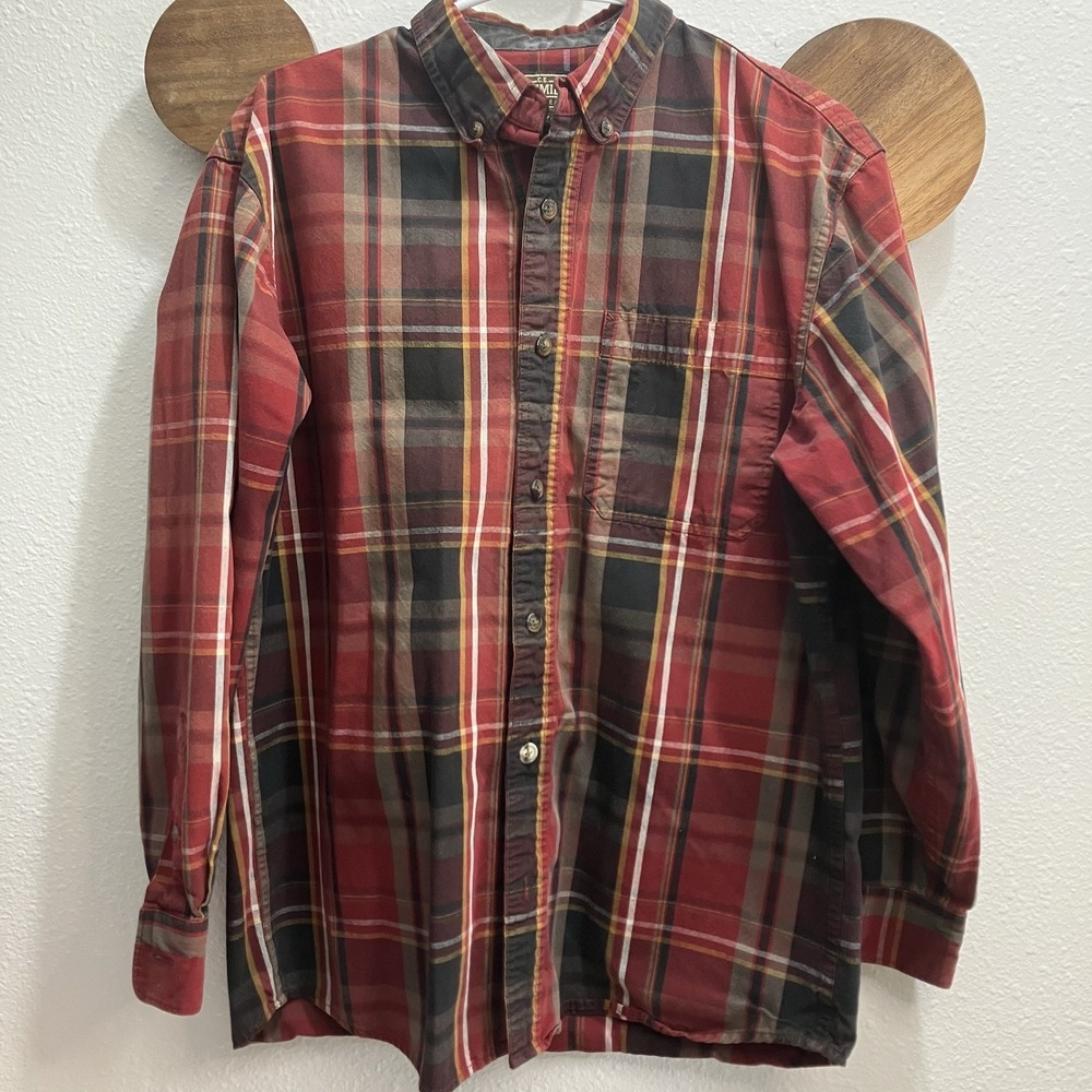 C.E.‎ Schmidt Workwear Men's Red Flannel Button Up Size Medium Missing Button